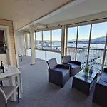 Sentrumsnaer Toppleilighet Pa 70m3 Med 22m3 Balkong Ålesund