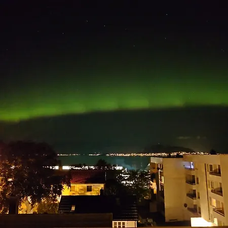Lejlighed Sentrumsnaer Toppleilighet Pa 70m3 Med 22m3 Balkong Ålesund
