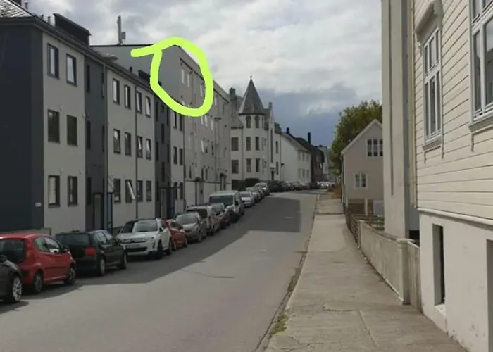 Sentrumsnaer Toppleilighet Pa 70m3 Med 22m3 Balkong Ålesund
