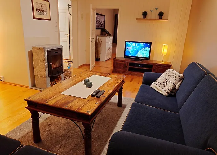 Sentrumsnaer Toppleilighet Pa 70m3 Med 22m3 Balkong Ålesund