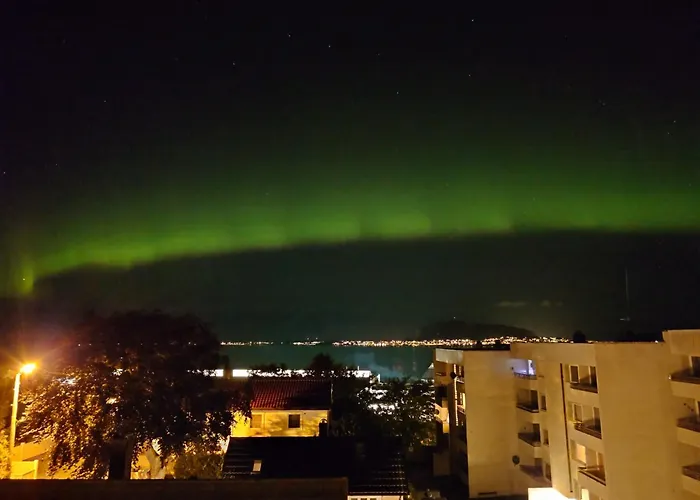 Lejlighed Sentrumsnaer Toppleilighet Pa 70m3 Med 22m3 Balkong Ålesund