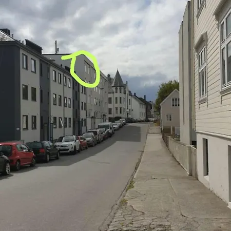 Sentrumsnaer Toppleilighet Pa 70m3 Med 22m3 Balkong Ålesund