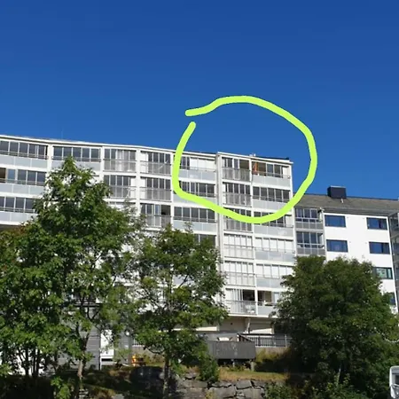 Sentrumsnaer Toppleilighet Pa 70m3 Med 22m3 Balkong Ålesund