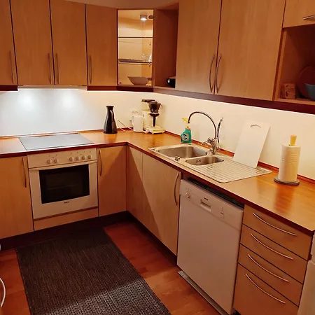 Apartment Sentrumsnaer Toppleilighet Pa 70m3 Med 22m3 Balkong Ålesund